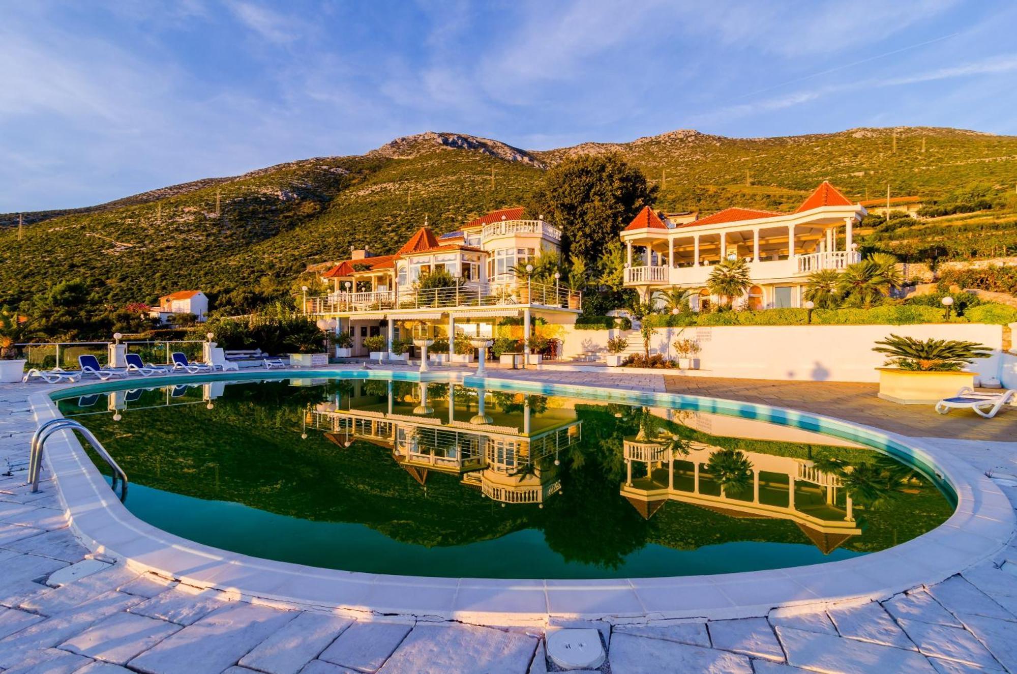 Hotel Pansion Villa Antonio أوروبيتش المظهر الخارجي الصورة