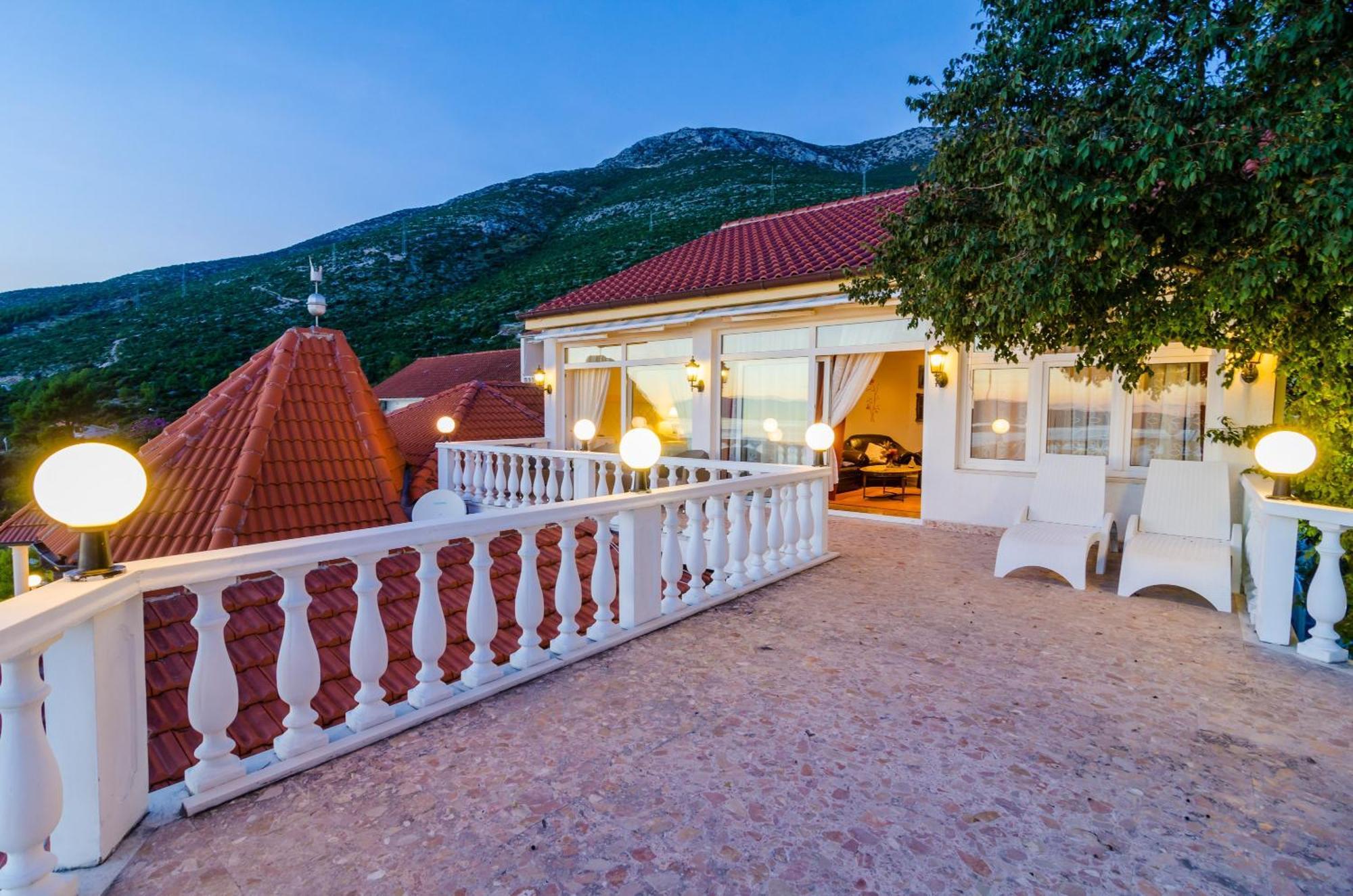 Hotel Pansion Villa Antonio أوروبيتش المظهر الخارجي الصورة